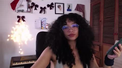 Snapshot of treasuresz chatting on December 6, 2024, 5:22 pm Emily online show from December 6, 2024, 5:22 pm