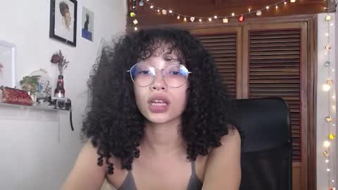 Snapshot of treasuresz chatting on January 27, 2025, 5:58 pm Emily online show from January 27, 2025, 5:58 pm