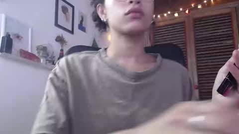 Snapshot of treasuresz chatting on January 29, 2025, 3:37 pm Emily online show from January 29, 2025, 3:37 pm