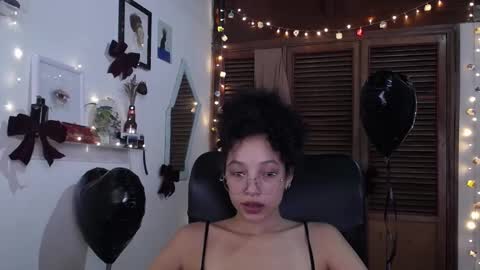 Snapshot of treasuresz chatting on February 11, 2025, 6:11 pm Emily online show from February 11, 2025, 6:11 pm