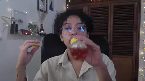 Snapshot of treasuresz chatting on February 25, 2025, 5:47 pm Emily online show from February 25, 2025, 5:47 pm