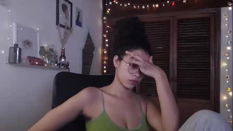 Snapshot of treasuresz chatting on February 28, 2025, 4:31 pm Emily online show from February 28, 2025, 4:31 pm