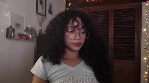 Snapshot of treasuresz chatting on March 4, 2025, 5:03 pm Emily online show from March 4, 2025, 5:03 pm