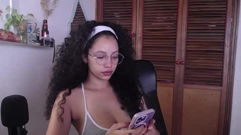 Snapshot of treasuresz chatting on September 8, 2025, 4:06 pm Emily online show from September 8, 2025, 4:06 pm