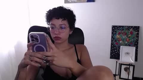 Snapshot of treasuresz chatting on October 27, 2025, 6:12 pm Emily online show from October 27, 2025, 6:12 pm