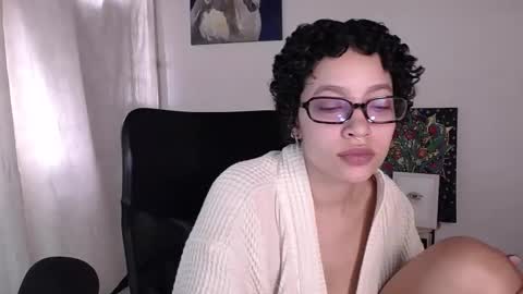 Snapshot of treasuresz chatting on February 19, 2026, 8:49 pm Emily online show from February 19, 2026, 8:49 pm