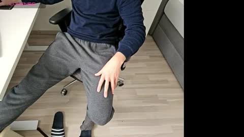 tree1989 online show from September 14, 2025, 3:00 pm