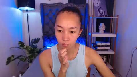 Snapshot of tskitty_girl chatting on February 10, 2026, 7:23 am tskitty_girl online show from February 10, 2026, 7:23 am