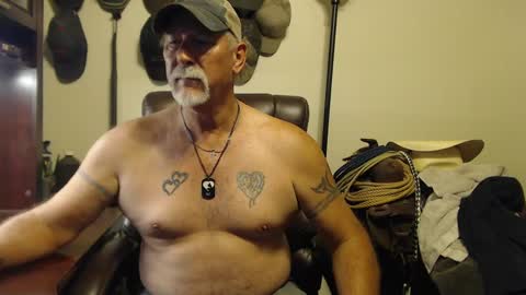 txlobo60 online show from October 8, 2025, 10:40 pm