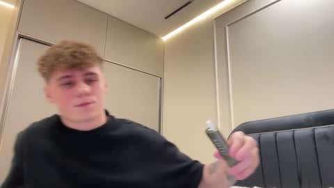 tyler_garrner online show from February 21, 2026, 6:09 pm