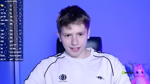 tyler_sparks_ online show from September 14, 2025, 7:13 pm