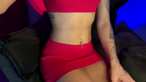 universitaria_ online show from March 4, 2026, 12:38 am