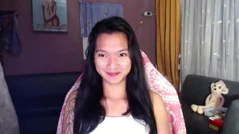 Snapshot of urasian_newra chatting on November 25, 2025, 5:57 pm NEWRA ALLISON online show from November 25, 2025, 5:57 pm