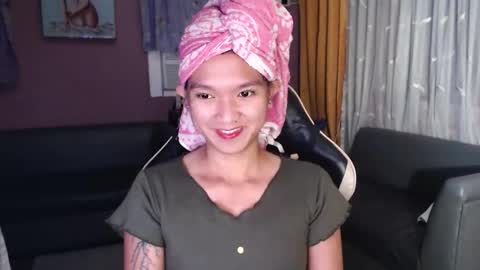 Snapshot of urasian_newra chatting on November 30, 2025, 7:51 pm NEWRA ALLISON online show from November 30, 2025, 7:51 pm