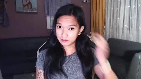 Snapshot of urasian_newra chatting on December 3, 2025, 10:19 pm NEWRA ALLISON online show from December 3, 2025, 10:19 pm