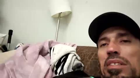 Snapshot of urbaybeesdaddy chatting on March 3, 2026, 1:39 pm urbaybeesdaddy online show from March 3, 2026, 1:39 pm