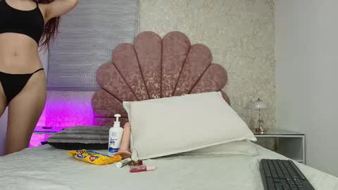 Snapshot of vaiolet_colls chatting on February 5, 2026, 11:59 am Vaiolet colls online show from February 5, 2026, 11:59 am