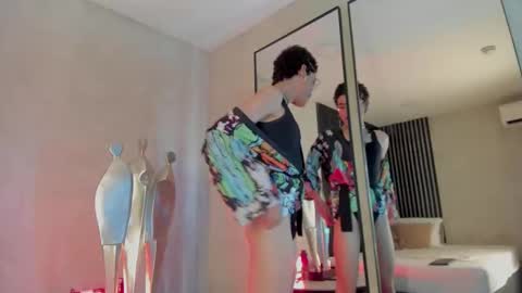 valentinaguerra1 online show from November 12, 2025, 3:40 am