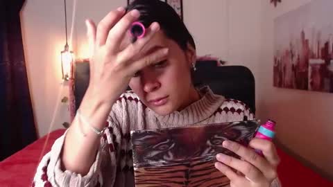 V A L E N T I N I online show from September 15, 2025, 1:44 pm