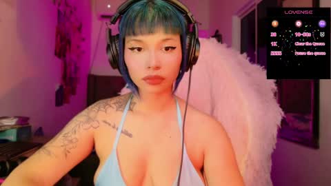 Danielle  Please help me to reach 300 thumbs up online show from December 21, 2025, 7:04 am