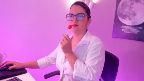 Snapshot of valenvega_ chatting on February 1, 2026, 2:59 pm VALEN VEGA online show from February 1, 2026, 2:59 pm