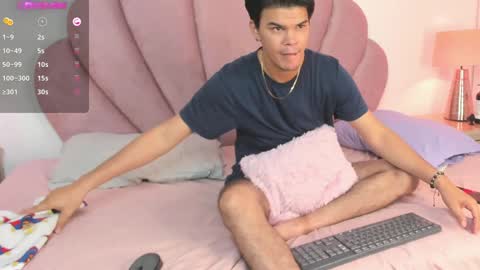 Snapshot of valerystonne_ chatting on December 12, 2024, 10:42 pm Valery Stonne online show from December 12, 2024, 10:42 pm