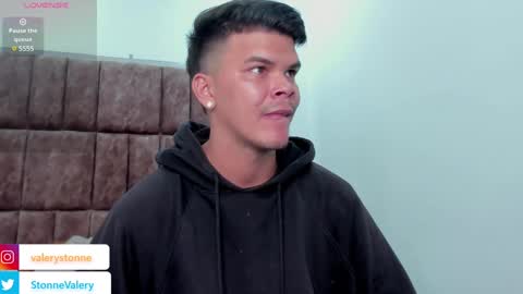 Snapshot of valerystonne_ chatting on February 8, 2025, 8:32 pm Valery Stonne online show from February 8, 2025, 8:32 pm