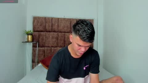 Snapshot of valerystonne_ chatting on February 17, 2025, 8:04 pm Valery Stonne online show from February 17, 2025, 8:04 pm