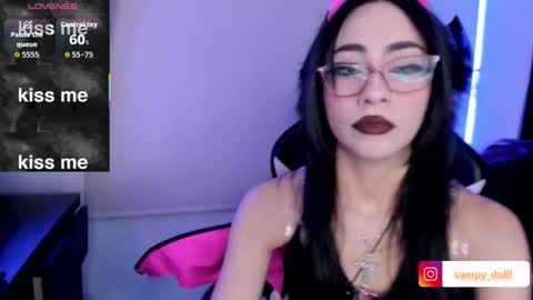 vampy_dolll online show from December 5, 2025, 9:51 am