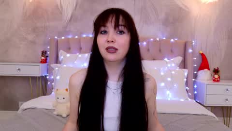 Snapshot of vanessafields chatting on December 16, 2025, 4:01 pm Vanessa online show from December 16, 2025, 4:01 pm