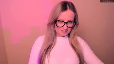 Snapshot of vanillaex_ chatting on February 27, 2026, 5:57 pm Mia online show from February 27, 2026, 5:57 pm