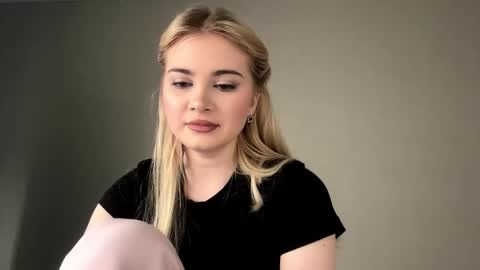 Snapshot of vedalipscomb chatting on February 17, 2026, 1:07 pm Monika online show from February 17, 2026, 1:07 pm