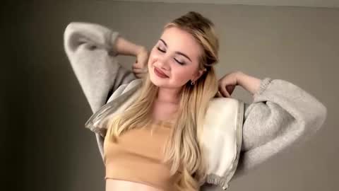 Snapshot of vedalipscomb chatting on February 18, 2026, 1:07 pm Monika online show from February 18, 2026, 1:07 pm