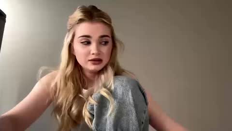 Snapshot of vedalipscomb chatting on February 20, 2026, 12:05 pm Monika online show from February 20, 2026, 12:05 pm