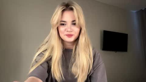 Snapshot of vedalipscomb chatting on March 3, 2026, 1:06 pm Monika online show from March 3, 2026, 1:06 pm