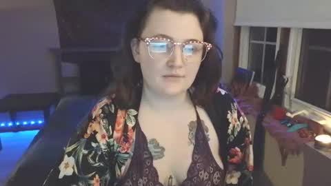 Snapshot of velvetvixenxo chatting on March 9, 2026, 2:26 am velvetvixenxo online show from March 9, 2026, 2:26 am