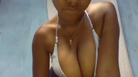 Snapshot of verolla31 chatting on December 16, 2024, 5:33 pm verolla31 online show from December 16, 2024, 5:33 pm