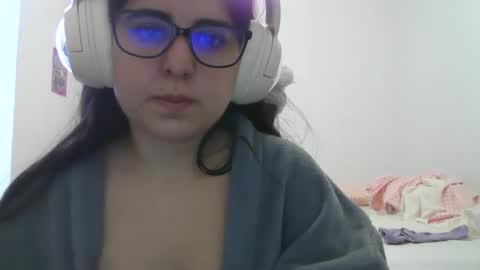 Snapshot of veruca99 chatting on November 27, 2025, 12:18 pm veruca99 online show from November 27, 2025, 12:18 pm