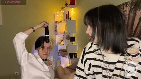 veryraretwins online show from January 6, 2025, 1:42 am