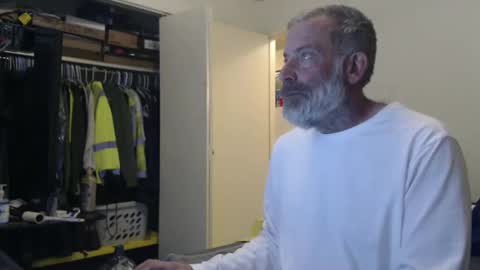 hairy man online show from January 29, 2025, 12:54 am