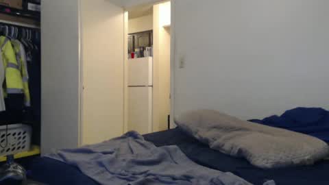 hairy man online show from February 6, 2025, 12:54 am