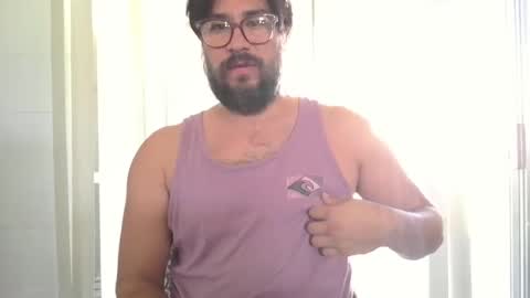 vesturelove online show from September 14, 2025, 5:23 pm