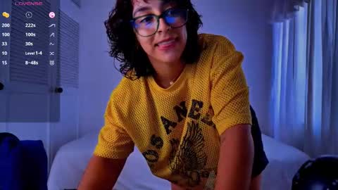 Snapshot of victoriaamelie chatting on February 25, 2026, 6:17 pm victoriaamelie online show from February 25, 2026, 6:17 pm