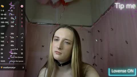 Snapshot of vika_pinakolada chatting on March 7, 2025, 12:48 am vika pinakolada online show from March 7, 2025, 12:48 am