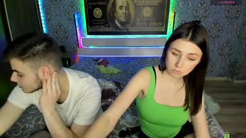 Snapshot of vikki_and_george chatting on February 10, 2025, 6:35 pm vikki and george online show from February 10, 2025, 6:35 pm