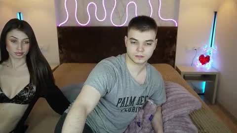 Snapshot of vikki_and_george chatting on November 29, 2025, 1:19 am vikki and george online show from November 29, 2025, 1:19 am