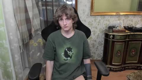 Snapshot of vince__dice chatting on February 14, 2026, 12:18 am Dimoooooon online show from February 14, 2026, 12:18 am