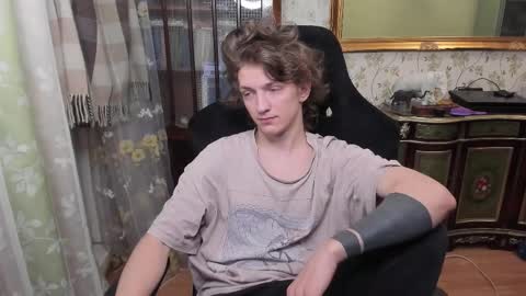 Snapshot of vince__dice chatting on February 18, 2026, 11:33 pm Dimoooooon online show from February 18, 2026, 11:33 pm