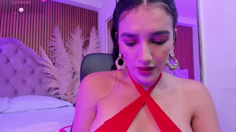 Snapshot of violett_hott_ chatting on February 13, 2026, 1:29 pm violett_hott_ online show from February 13, 2026, 1:29 pm