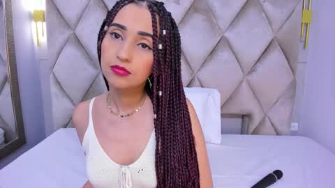 Violett  online show from February 6, 2026, 8:12 pm